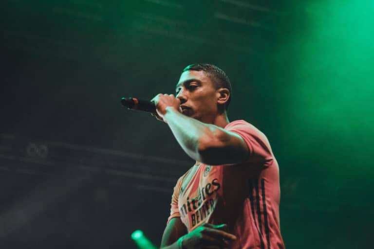 MAES : actualité et biographie