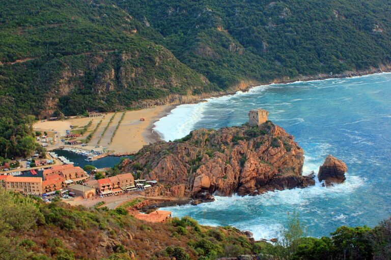 Où partir avec un enfant de 2 ans en octobre en France?